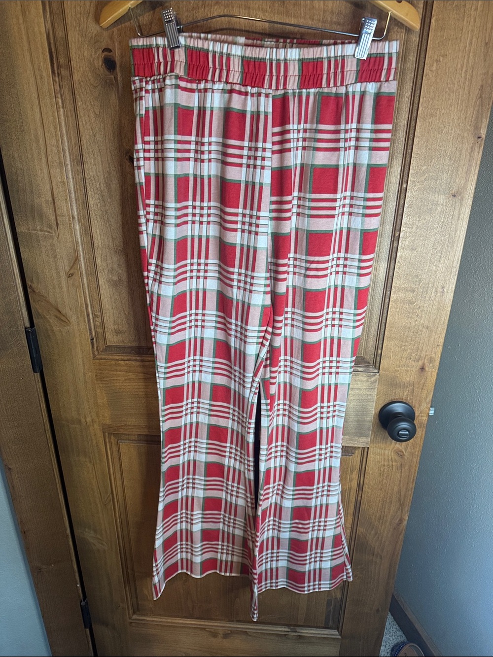 -Women’s plaid flair pants